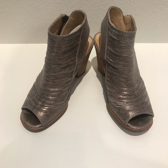 Paul Green 'Cayanne' Leather Peep Toe Bootie - Picture 2 of 4